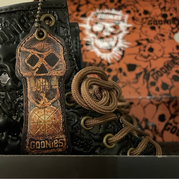 NWT Goonies Dr Martens Collaboration 1460 Men’s 11 / Women’s 12 - Picture 4 of 9